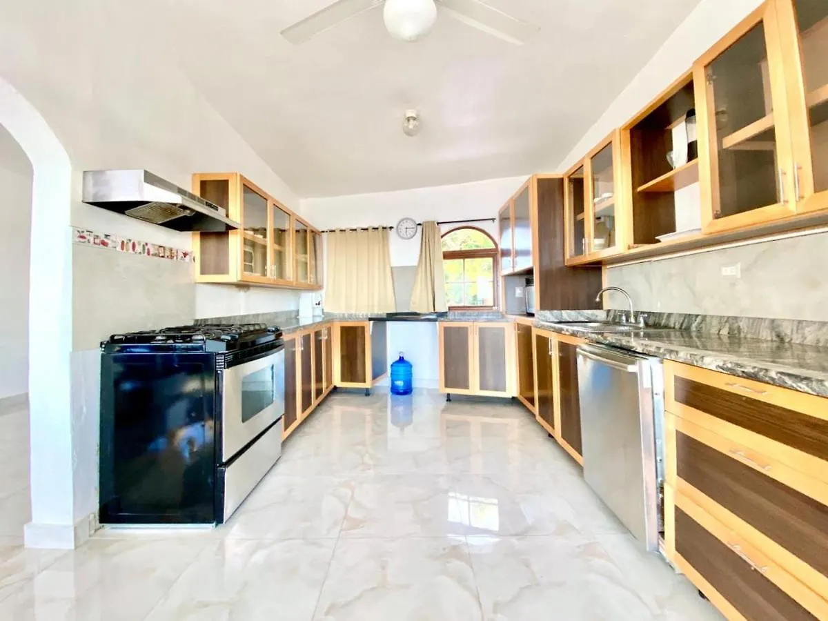 Marina Suites Imbert Apartment