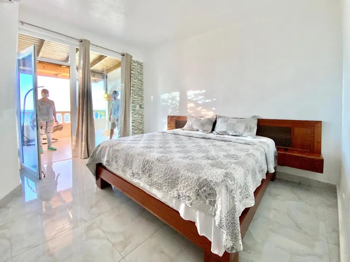 Marina Suites Imbert Apartment